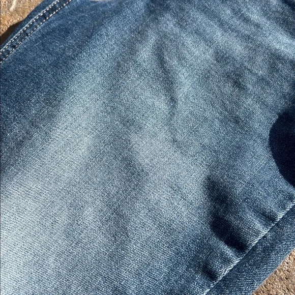 NWT Silver boyfriend mid ride slim leg denim - Picture 7 of 8